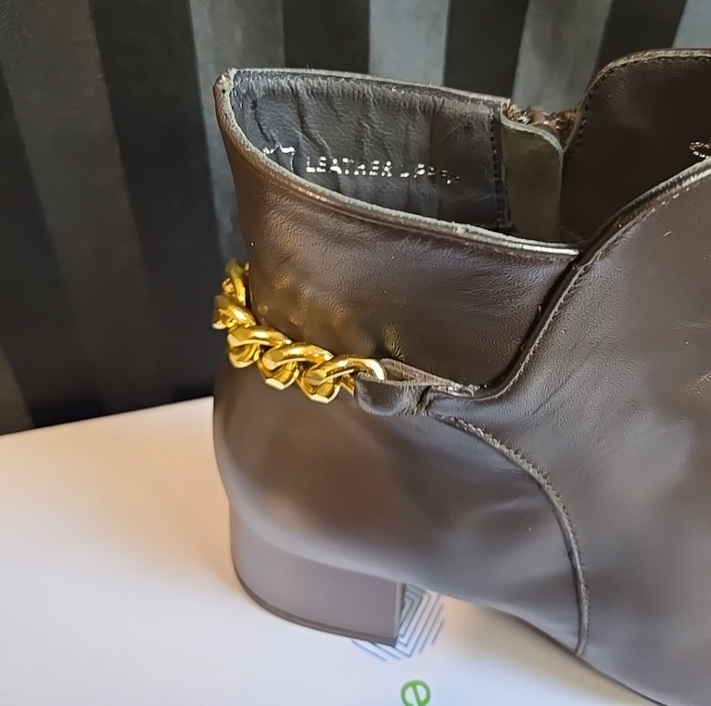 Women EU 36 & 37 Eric Michael Turin Cordero Brown Chain Accent Leather Zip Boots - Picture 8 of 16